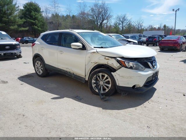 Salvage Nissan Rogue Image