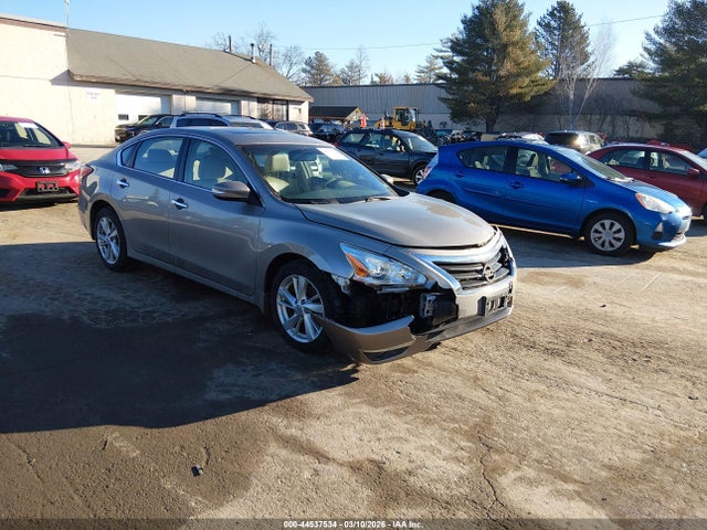 Salvage Nissan Altima Image
