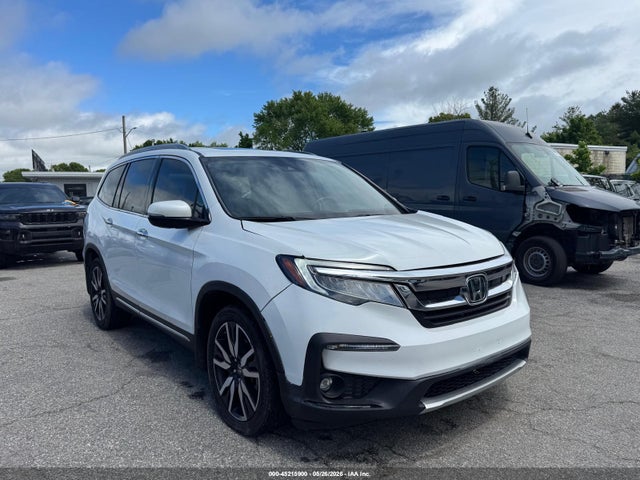 Salvage Honda Pilot Image