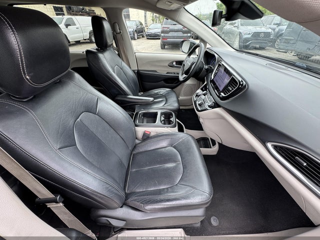 Chrysler Pacifica Touring L