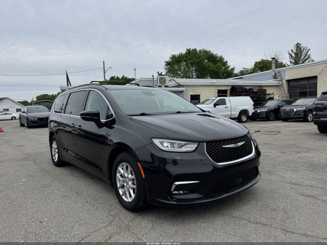 Salvage Chrysler Pacifica Image