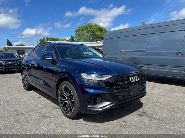 Salvage Audi Q8 Image