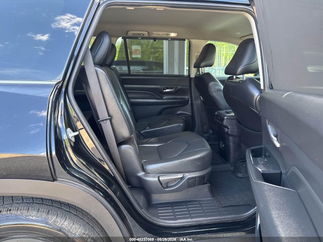Toyota Grand Highlander Xle