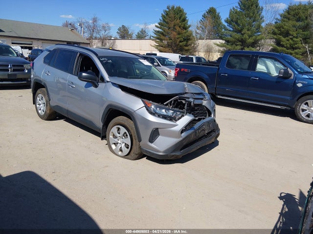 Salvage Toyota RAV4 Image