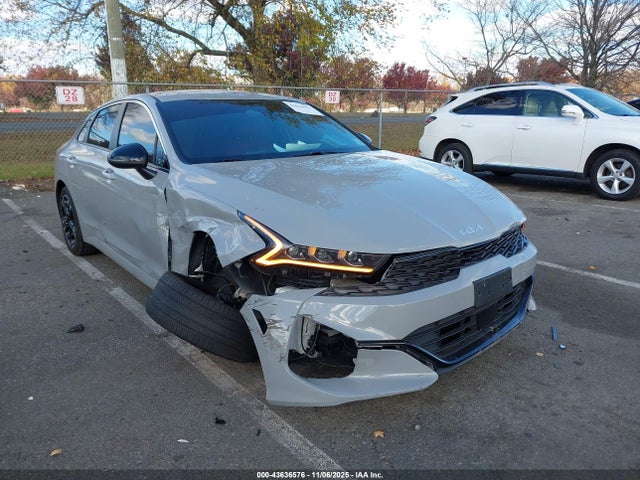 Salvage Kia K5 Image