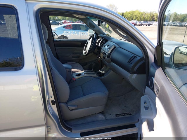Toyota Tacoma Base V6