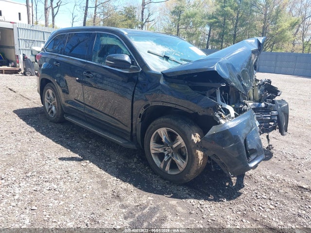 Salvage Toyota Highlander Image