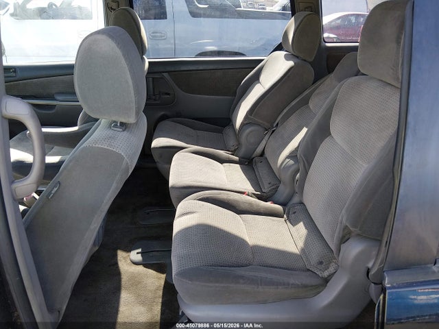 Toyota Sienna Le