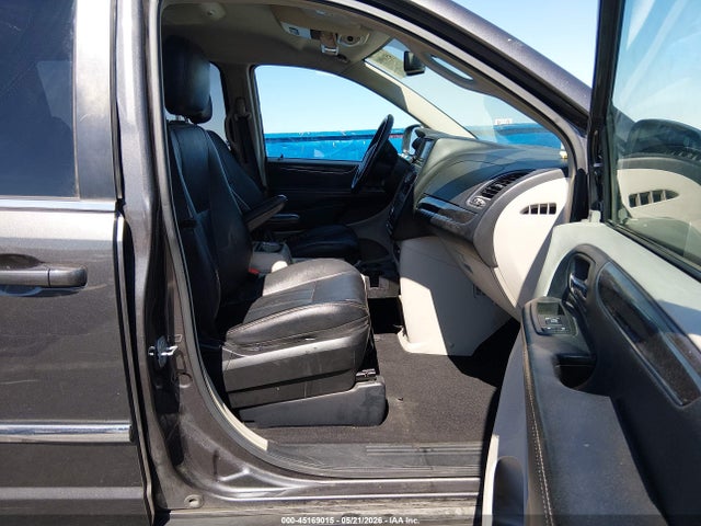 Chrysler Town & Country Touring