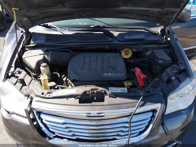 Chrysler Town & Country Touring