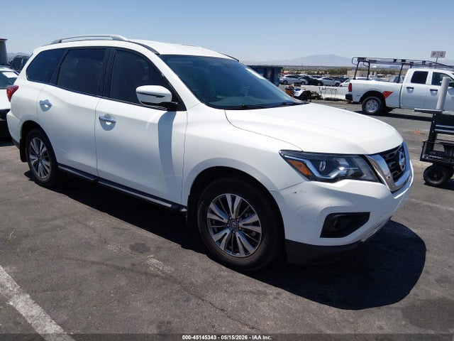 Salvage Nissan Pathfinder Image