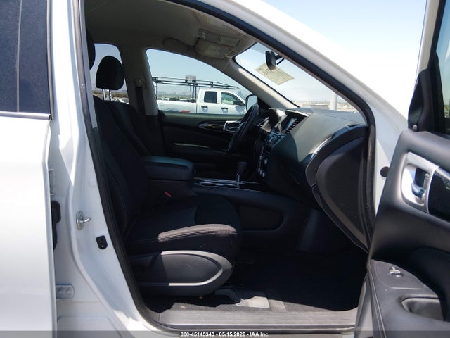 Nissan Pathfinder Sv