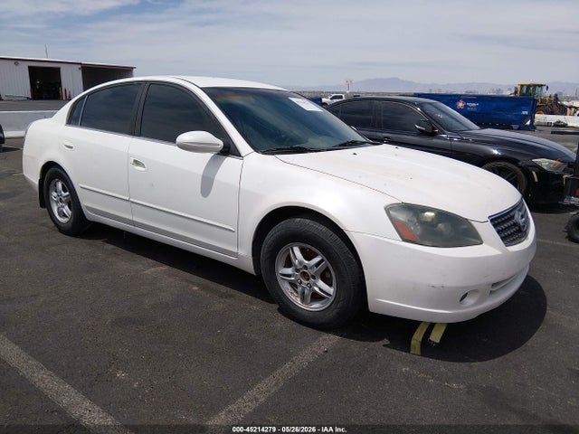 Salvage Nissan Altima Image