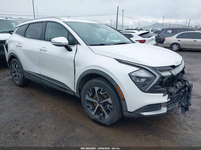Salvage Kia Sportage Image