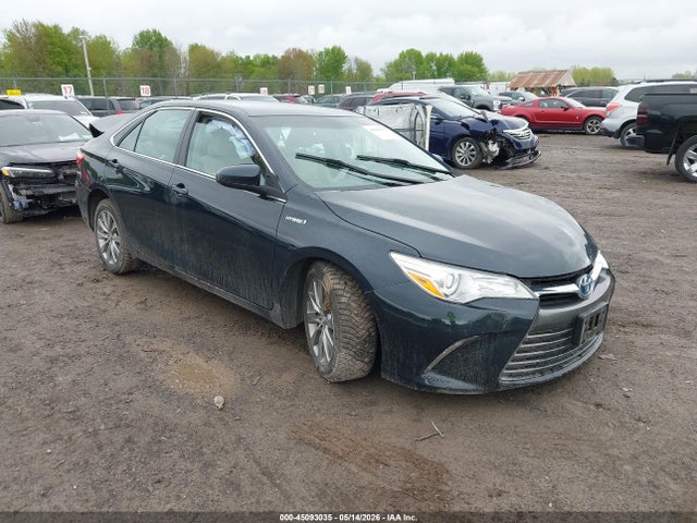 Salvage Toyota Camry Image