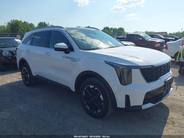 Salvage Kia Sorento Image