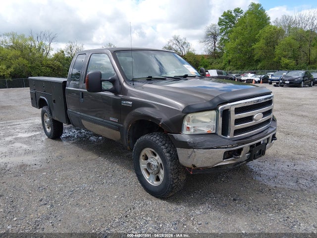 Salvage Ford F-350 Image