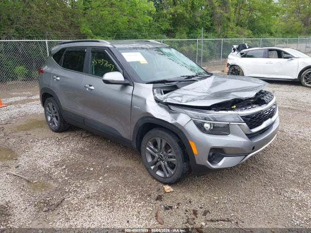 Salvage Kia Seltos Image