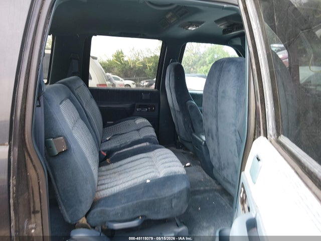 Chevrolet Suburban C1500