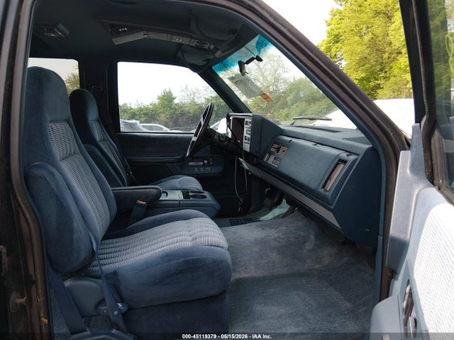 Chevrolet Suburban C1500