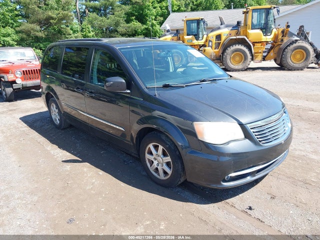 Salvage Chrysler Town & Country Image