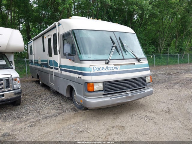 Salvage Chevrolet P30 Image
