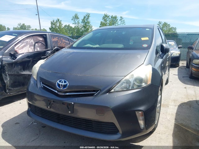 Toyota Prius v Two