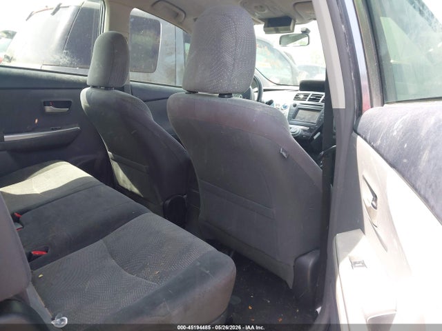 Toyota Prius v Two