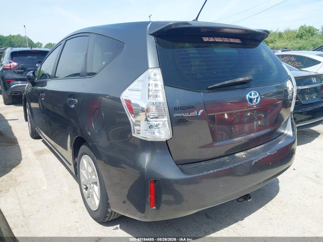 Toyota Prius v Two