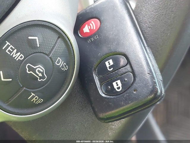 Toyota Prius v Two
