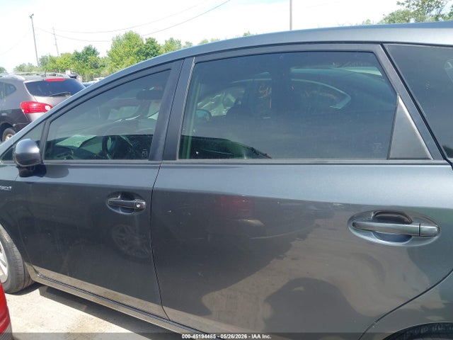 Toyota Prius v Two