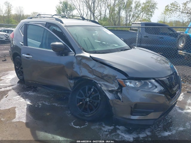 Salvage Nissan Rogue Image