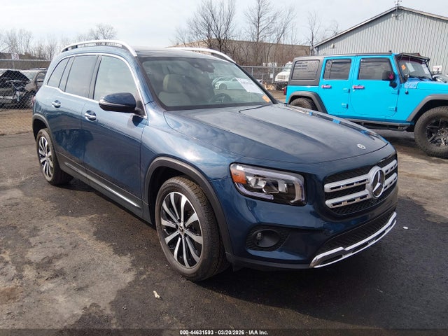 Salvage Mercedes-Benz GLB Image