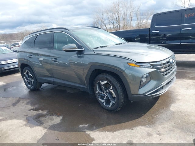 Salvage Hyundai TUCSON Image