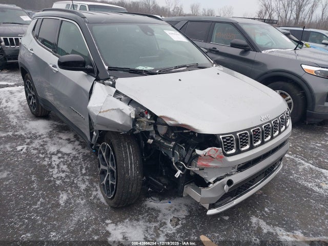 Salvage Jeep Compass Image