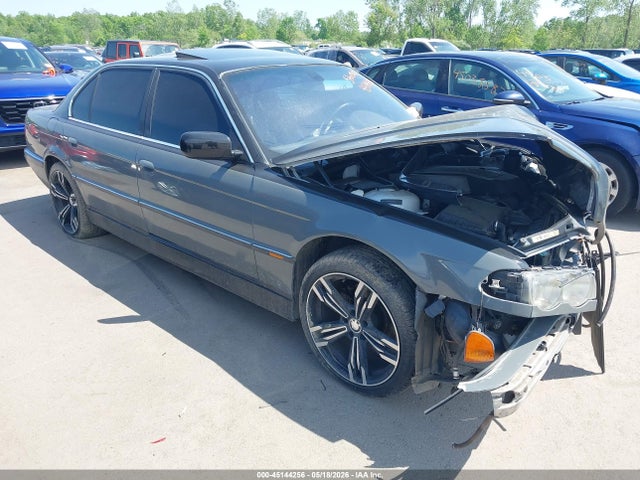 Salvage BMW 7 Series Image