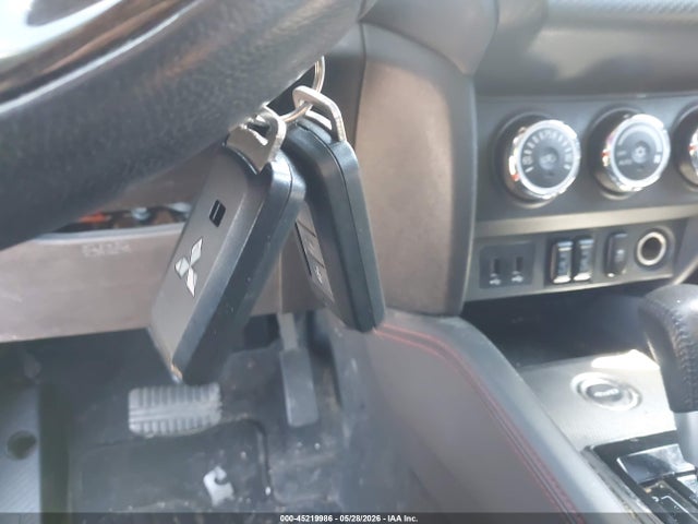 Mitsubishi Outlander 2.4 Se