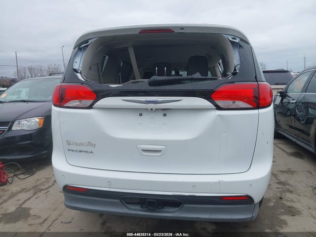 Chrysler Pacifica Touring L