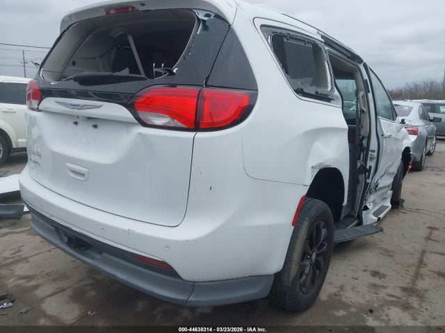 Chrysler Pacifica Touring L