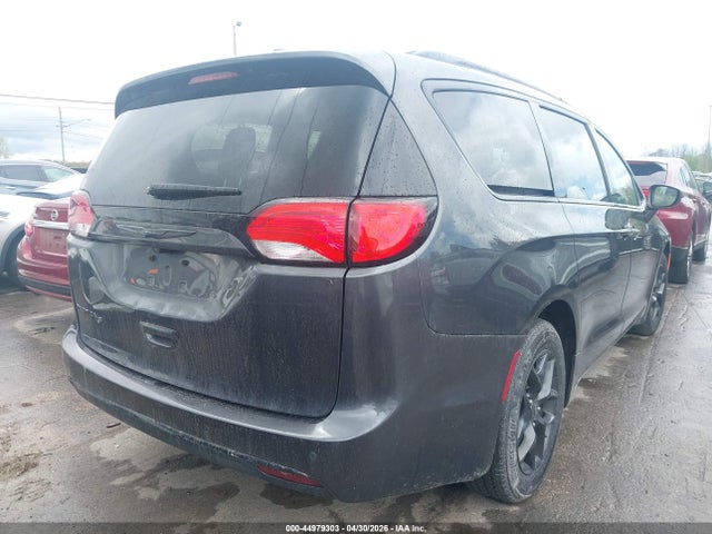 Chrysler Pacifica Touring L Plus