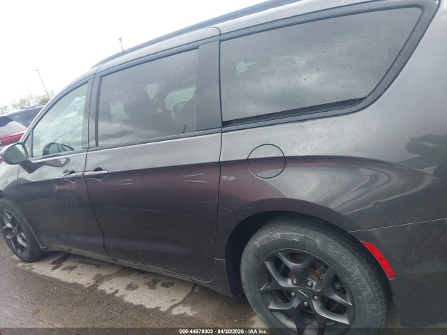 Chrysler Pacifica Touring L Plus