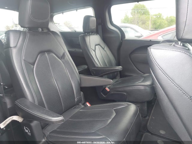 Chrysler Pacifica Touring L Plus