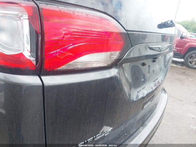 Chrysler Pacifica Touring L Plus