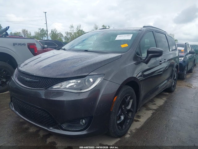 Chrysler Pacifica Touring L Plus
