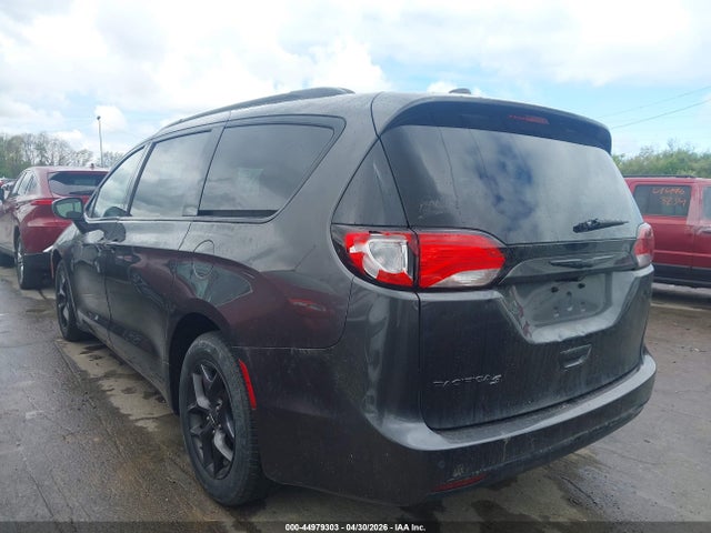 Chrysler Pacifica Touring L Plus