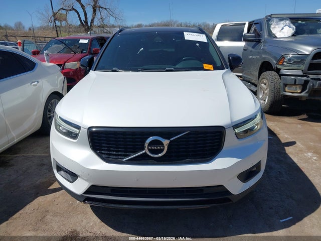Volvo XC40 T5 R-design