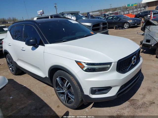 Salvage Volvo XC40 Image