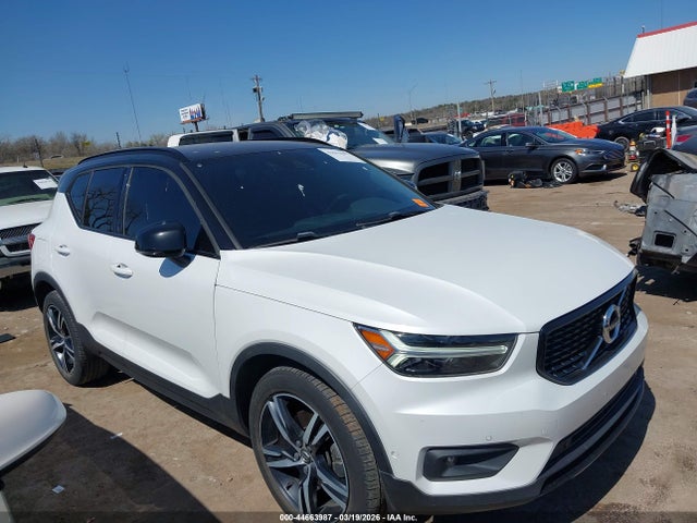 Volvo XC40 T5 R-design