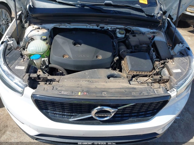 Volvo XC40 T5 R-design