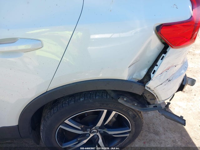 Volvo XC40 T5 R-design
